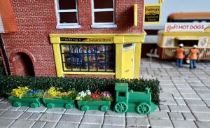 Shedring Hobbies Train Style Planters (Rounded Carriages)(1.76) 4PCS